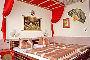 Baldachinzimmer im 3-Sterne-Superior-Hotel 318-bter in Bad Münder am Deister