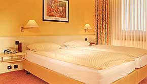 Moderne Zimmer im 4-Sterne-Hotel 345-wrog