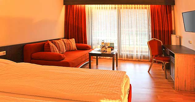 Urlaub �ber Pfingsten am Mittelrhein, Pfingsturlaub direkt am Rheinufer in Boppard am Rhein im Tal der Loreley